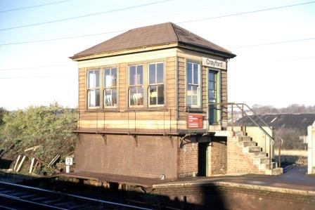 Crayford Signal Box, Greater London on Saturday 31 Oct 1970 - J.J. Smith [061066]