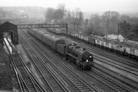 BR(S) N class 31403 approaching Brighton, East Sussex with a down Passenger (Birkenhead - Brighton?) service on Sunday 19 Aug 1962 - J.H.W. Kent [075058]