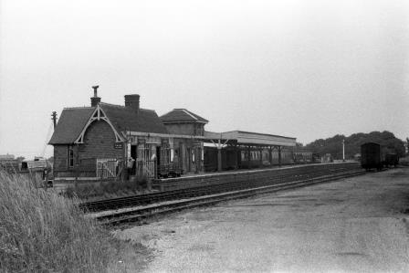 Hayling Island Station, Hampshire on Sunday 08 Jul 1962 - J.H.W. Kent [075276]