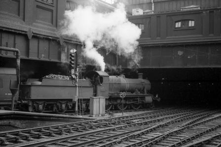 BR(W) 4300 class 5330 at Birmingham Snow Hill Station, West Midlands on Saturday 18 Aug 1962 - J.H.W. Kent [079066]