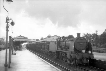 BR(S) U class 31793 at Fareham Station, Hampshire with a Westbound mixed Goods on Sunday 04 Nov 1962 - J.H.W. Kent [079170]