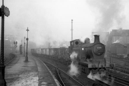 BR(S) E6 class 32418 at Brighton Station, West Sussex with a Coal Wagons on Saturday 22 Dec 1962 - J.H.W. Kent [079202]