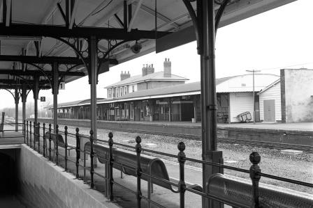 Andover Station, Hampshire on Thursday 17 Mar 1988 - J. Scrace [080151]