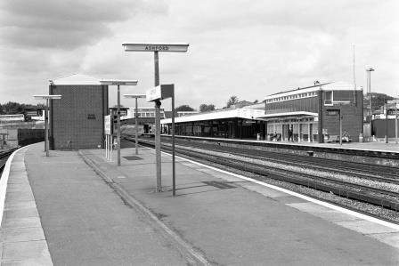 Ashford Station, Kent on Thursday 25 Aug 1988 - J. Scrace [080163]