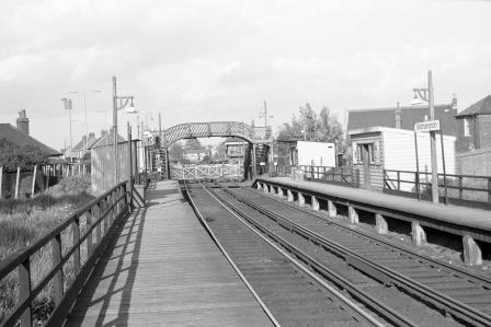Bedhampton Station, Hampshire on Friday 11 May 1973 - J. Scrace [080394]