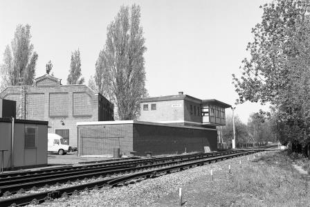 Barnes, Greater London on Saturday 15 Apr 1989 - J. Scrace [080572]