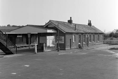 Brading Station, Isle of Wight on Wednesday 02 Aug 1989 - J. Scrace [080578]