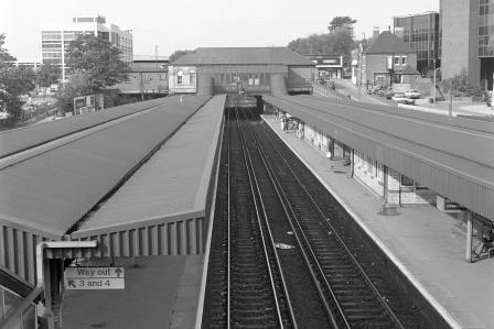Bromley South Station, Greater London on Thursday 01 Oct 1992 - J. Scrace [080628]