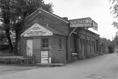 Burgess Hill Station, West Sussex on Saturday 06 Jul 2002 - J. Scrace [080666]
