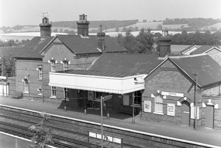 Charing Station, Kent on Thursday 07 Sep 1989 - J. Scrace [080974]