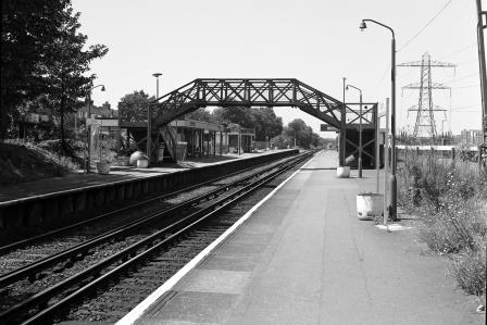 Crayford Station, Greater London on Wednesday 11 Jul 1990 - J. Scrace [080987]