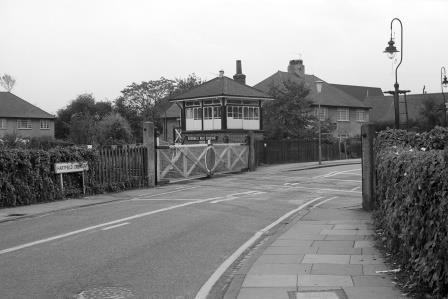 Dundonald Road Crossing Wimbledon, Greater London on Wednesday 12 Sep 1973 - J. Scrace [081125]