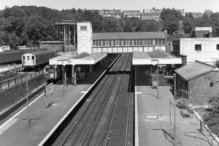 Dover Priory Station, Kent on Tuesday 04 Jul 1989 - J. Scrace [081155]
