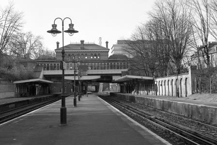 Denmark Hill Station, Greater London on Monday 12 Feb 1990 - J. Scrace [081161]