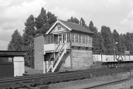 Eltham Well Hall Station, Greater London on Thursday 12 Sep 1968 - J. Scrace [081193]