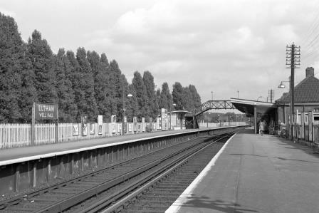 Eltham Well Hall Station, Greater London on Thursday 12 Sep 1968 - J. Scrace [081195]