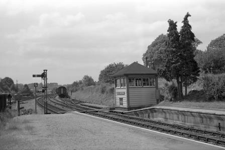 East Grinstead Station, West Sussex on Saturday 07 Jun 1969 - J. Scrace [081230]