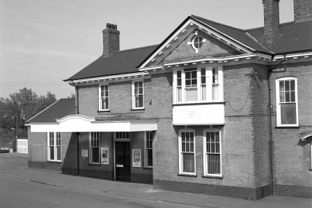 Earlswood Station, Surrey on Tuesday 06 May 1986 - J. Scrace [081327]