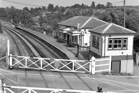 East Farleigh Station, Kent on Monday 18 Jul 1988 - J. Scrace [081333]