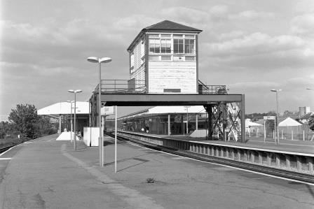 Epsom Station, Surrey on Tuesday 14 May 1991 - J. Scrace [081376]