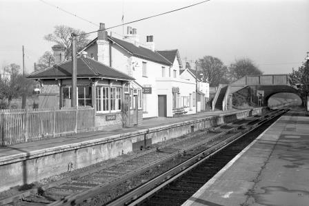 Faygate Station, West Sussex on Sunday 28 Jan 1968 - J. Scrace [081433]