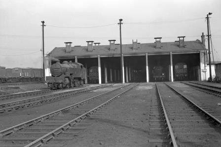 BR(S) W class 31912 at Feltham Shed, Greater London on Tuesday 10 Mar 1964 - J. Scrace [081436]