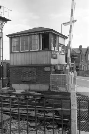 Feltham West, Greater London on Wednesday 28 Aug 1974 - J. Scrace [081502]