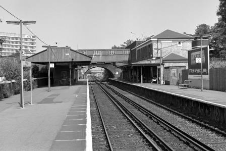 Feltham Station, Greater London on Tuesday 20 Jun 1989 - J. Scrace [081566]
