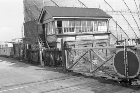 Green Lanes Crossing, between Fratton and Portcreek Junction, Hampshire on Wednesday 21 Jul 1976 - J. Scrace [081665]
