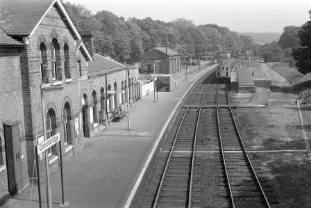 BR Class 207 1312 at Groombridge Station, East Sussex on Friday 20 Aug 1976 - J. Scrace [081674]