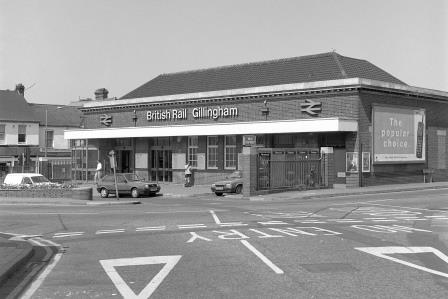 Gillingham Station, Kent on Tuesday 06 Jul 1993 - J. Scrace [081696]