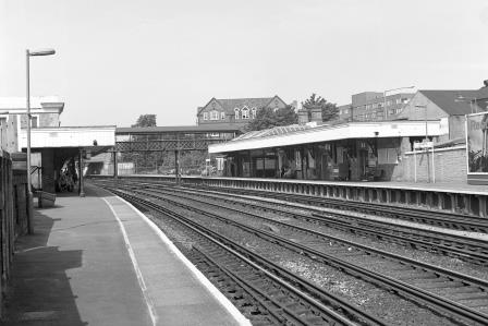 Gravesend Station, Kent on Tuesday 06 Jul 1993 - J. Scrace [081701]