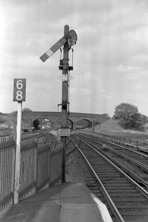 Hackbridge Station, Greater London on Friday 01 Jun 1962 - J. Scrace [081705]