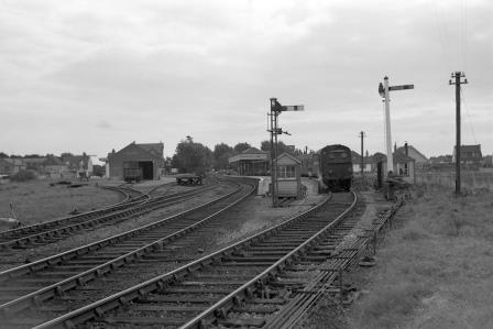 Hayling Island Station, Hampshire on Saturday 25 Aug 1962 - J. Scrace [081731]