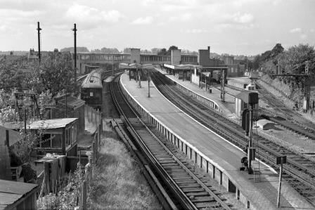 BR Class 2-BIL 2020 at Horsham Station, West Sussex on Sunday 30 Aug 1959 - J. Scrace [081764]