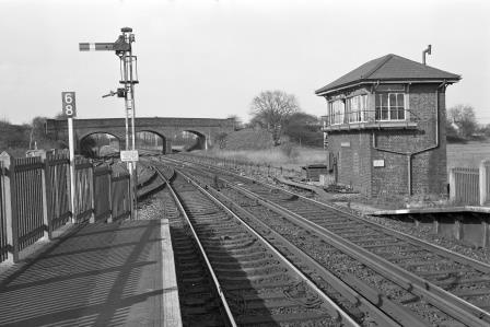 Hackbridge Station, Greater London on Wednesday 09 Apr 1969 - J. Scrace [081773]