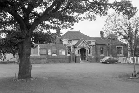 Hassocks Station, West Sussex on Sunday 21 May 1972 - J. Scrace [081825]