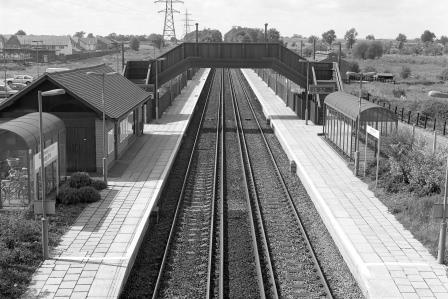 Hedge End Station, Dorset on Friday 21 May 1993 - J. Scrace [081975]