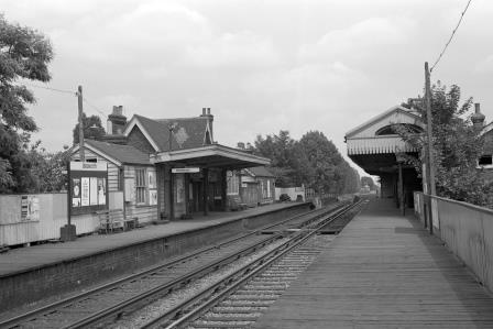 Isleworth Station, Greater London on Friday 25 Jul 1969 - J. Scrace [082000]