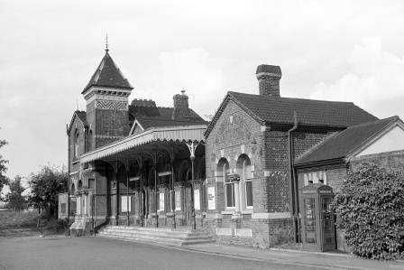 Leatherhead Station, Surrey on Thursday 30 Aug 1973 - J. Scrace [082158]