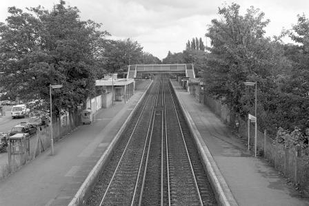 Longfield Station, Kent on Thursday 01 Oct 1992 - J. Scrace [082237]