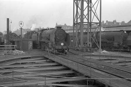 BR(S) Schools class 30938 'St. Olave's' & BR(S) Schools class 30935 'Sevenoaks' at Margate Shed, Kent on Sunday 30 Apr 1961 - J. Scrace [082253]
