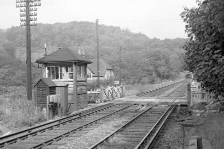 Mickleham Crossing, Surrey on Monday 13 Sep 1971 - J. Scrace [082330]