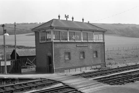 Maiden Newton, Dorset on Wednesday 23 Apr 1975 - J. Scrace [082345]