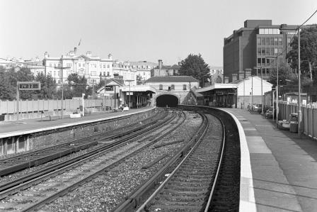 Maidstone East Station, Kent on Thursday 07 Sep 1989 - J. Scrace [082428]