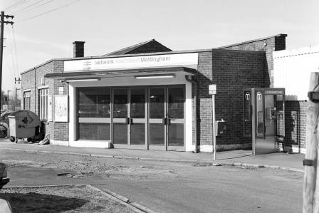 Mottingham Station, Greater London on Thursday 22 Feb 1990 - J. Scrace [082429]