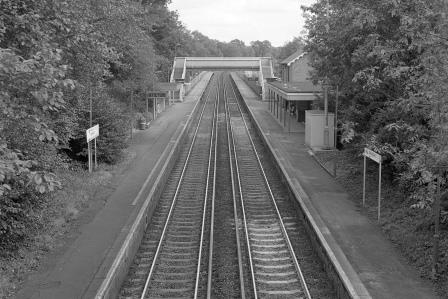 Meopham Station, Kent on Thursday 01 Oct 1992 - J. Scrace [082444]