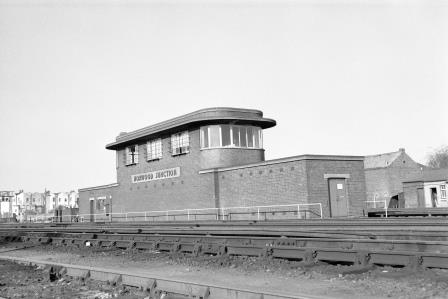 Norwood Junction, Greater London on Tuesday 20 Apr 1976 - J. Scrace [082532]