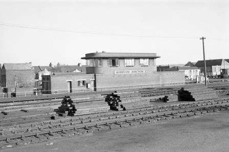 Norwood Junction, Greater London on Tuesday 20 Apr 1976 - J. Scrace [082534]