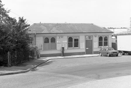 Northfleet Station, Kent on Tuesday 06 Jul 1993 - J. Scrace [082589]